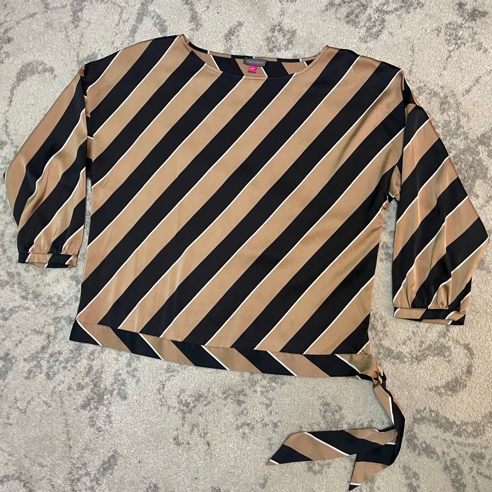 Vince Camuto Gold, Black Asymmetric Stripe Satin Top, sizeL, excellent condition